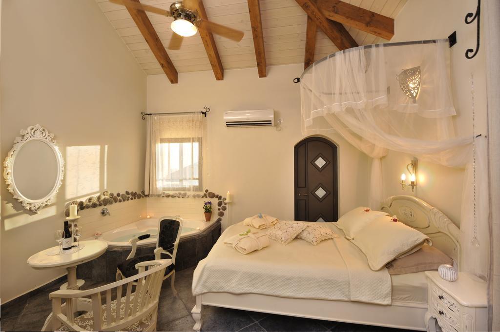 Villa Golan Qaşrīn Kültér fotó